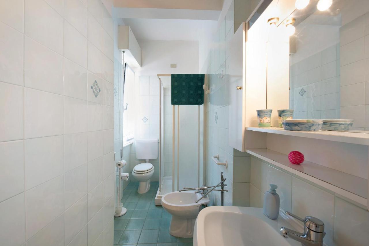 Trilocale Mazzini Con 2 Balconi Apartment Varazze Bagian luar foto